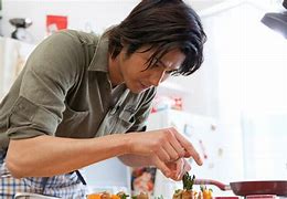 人气美食主持人(人气美食主持人高小美)