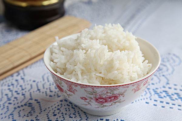 一碗100克米饭图(200克熟米饭多大一碗)