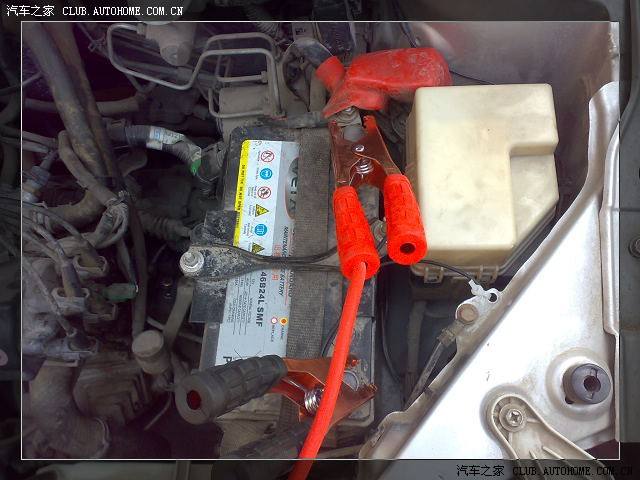 关于汽车电瓶没电怎么搭线的信息