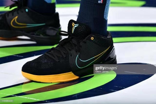 耐克和安德玛哪个层次高的简单介绍