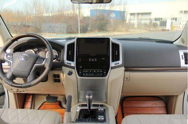 丰田蛮横报价V8(丰田蛮横是普拉多吗)