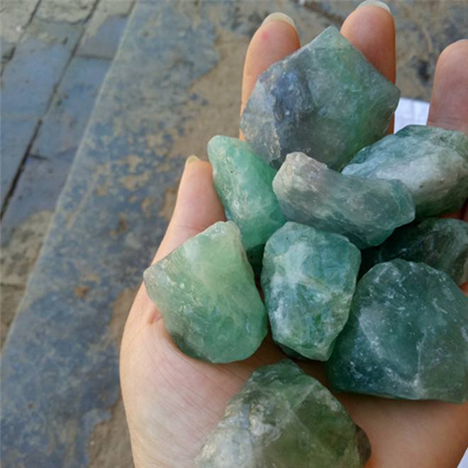 萤石矿的用处和价格(萤石矿原矿几钱一吨)