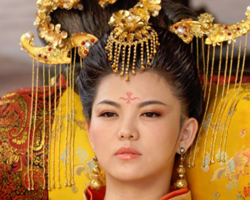 牝鸡司晨的意思(牝鸡司晨打一动物)