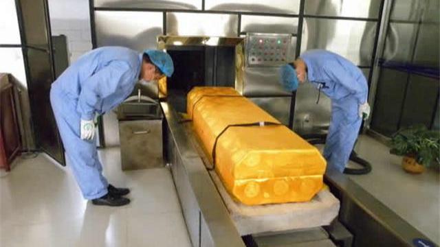 扛尸员实在工资(试药员一次10万)