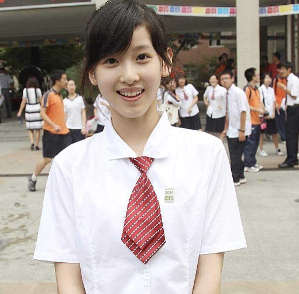 章泽天高考成就几分的简单介绍